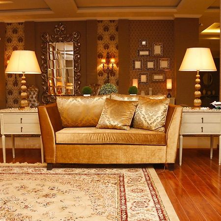 Shelton's Rezidor Hotel Peshawar Buitenkant foto