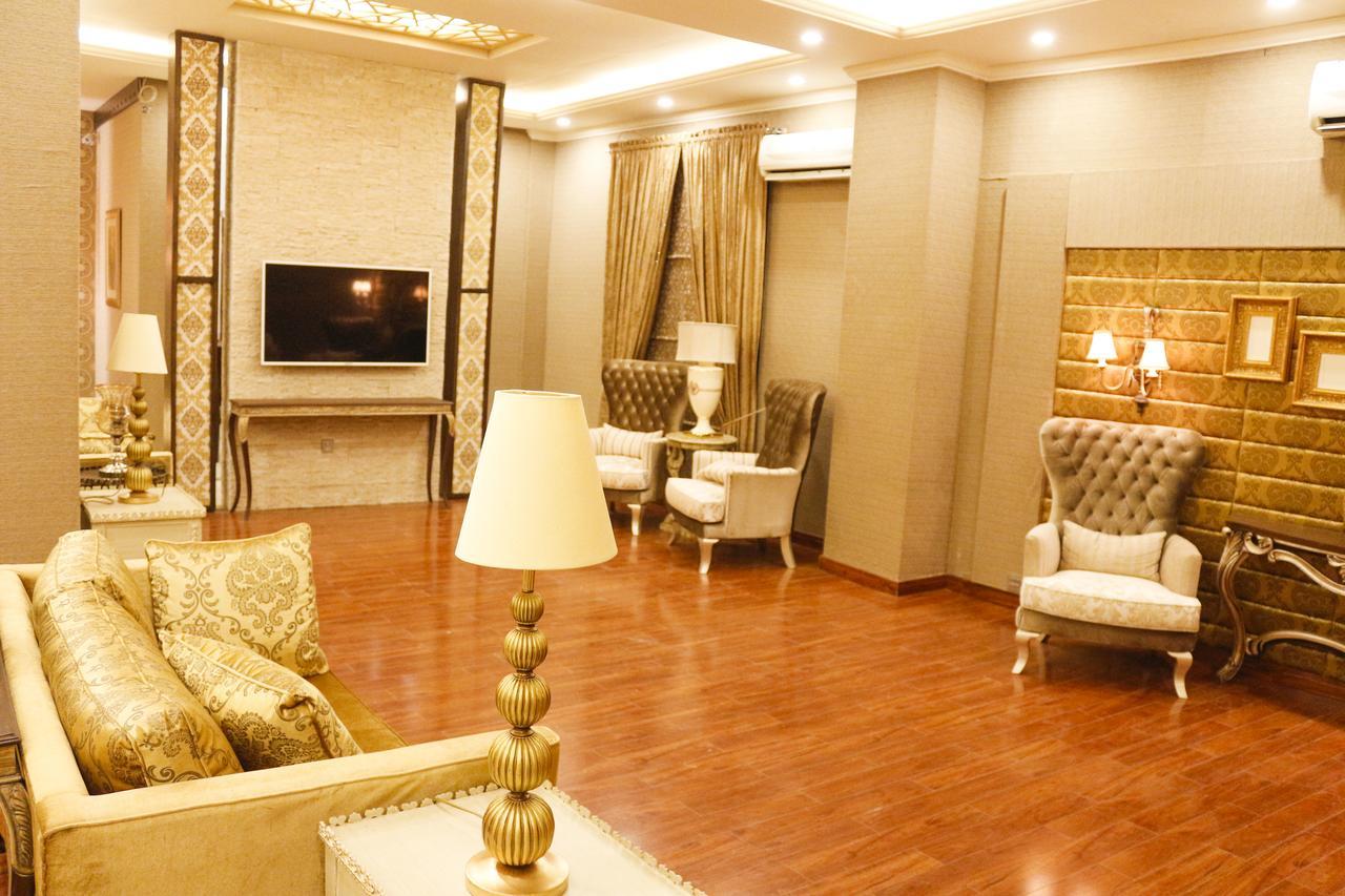 Shelton's Rezidor Hotel Peshawar Buitenkant foto