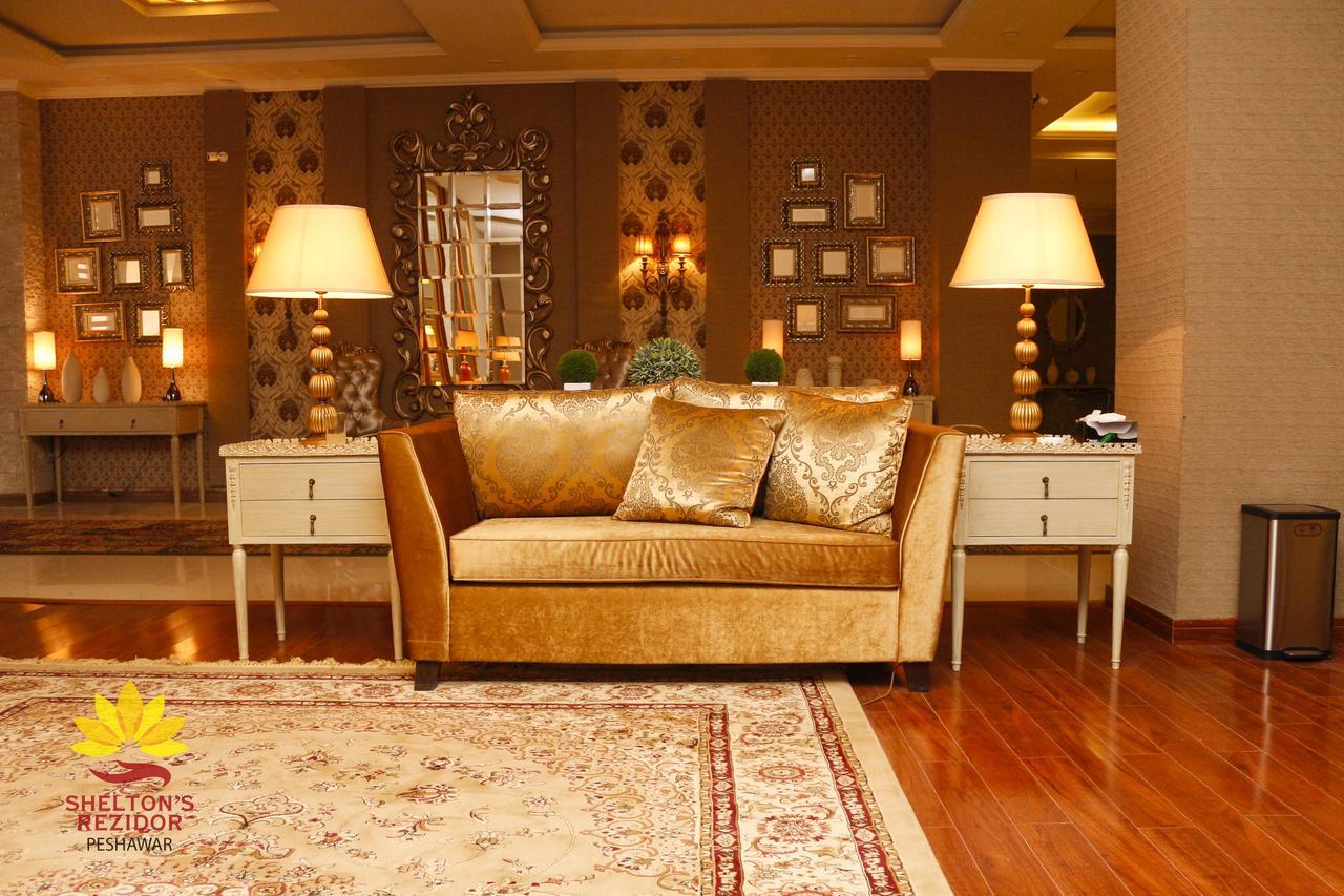 Shelton's Rezidor Hotel Peshawar Buitenkant foto