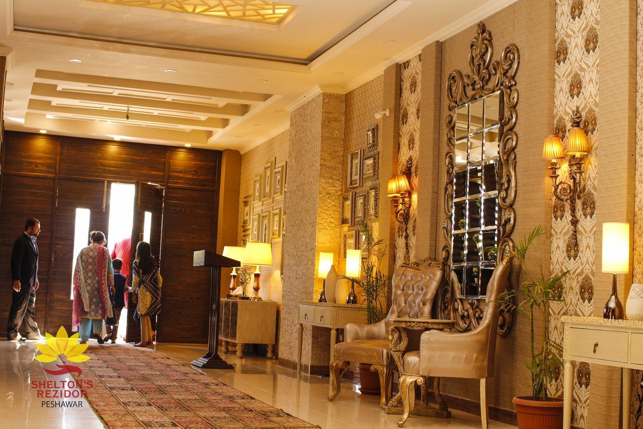 Shelton's Rezidor Hotel Peshawar Buitenkant foto