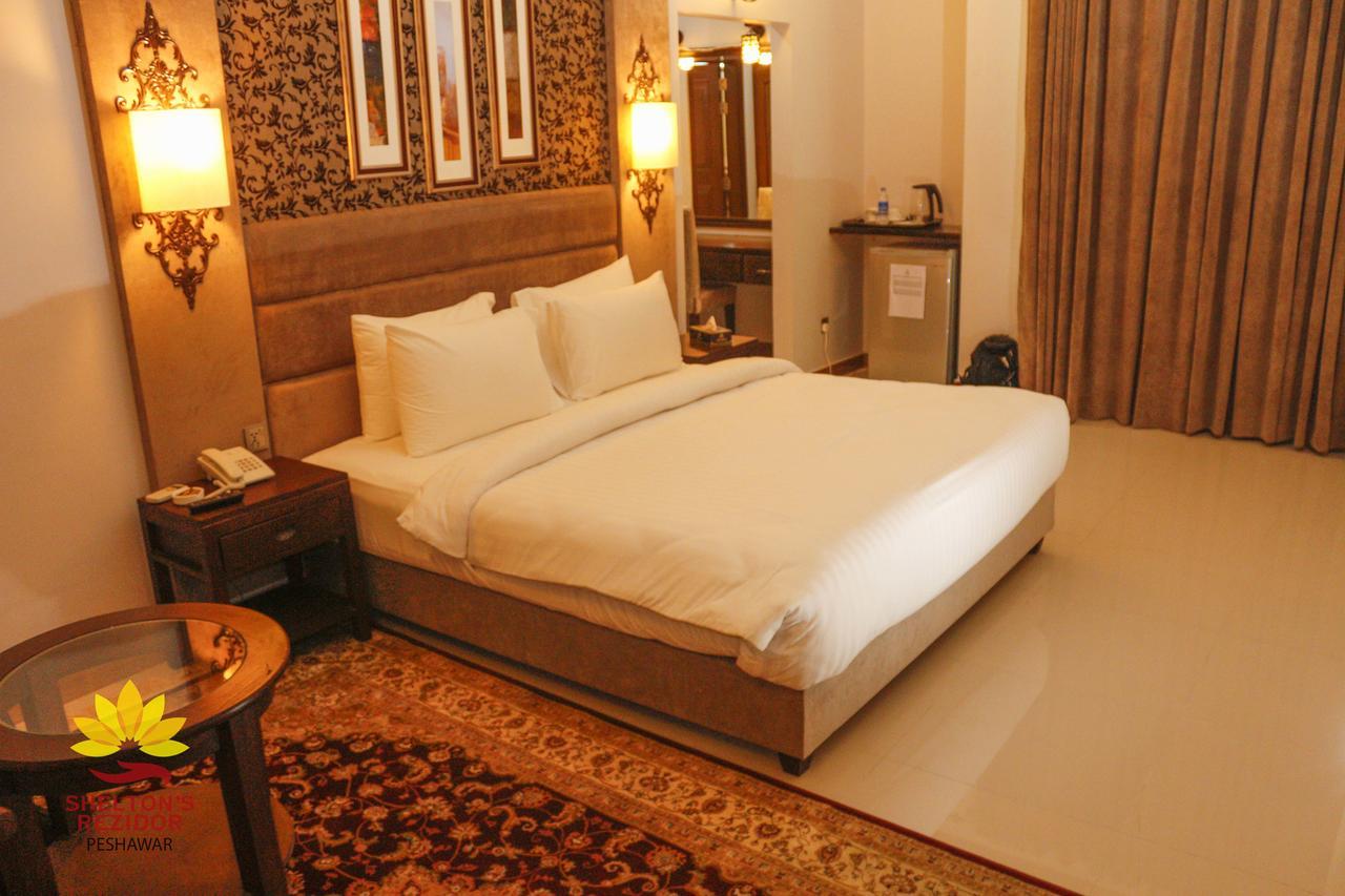 Shelton's Rezidor Hotel Peshawar Buitenkant foto