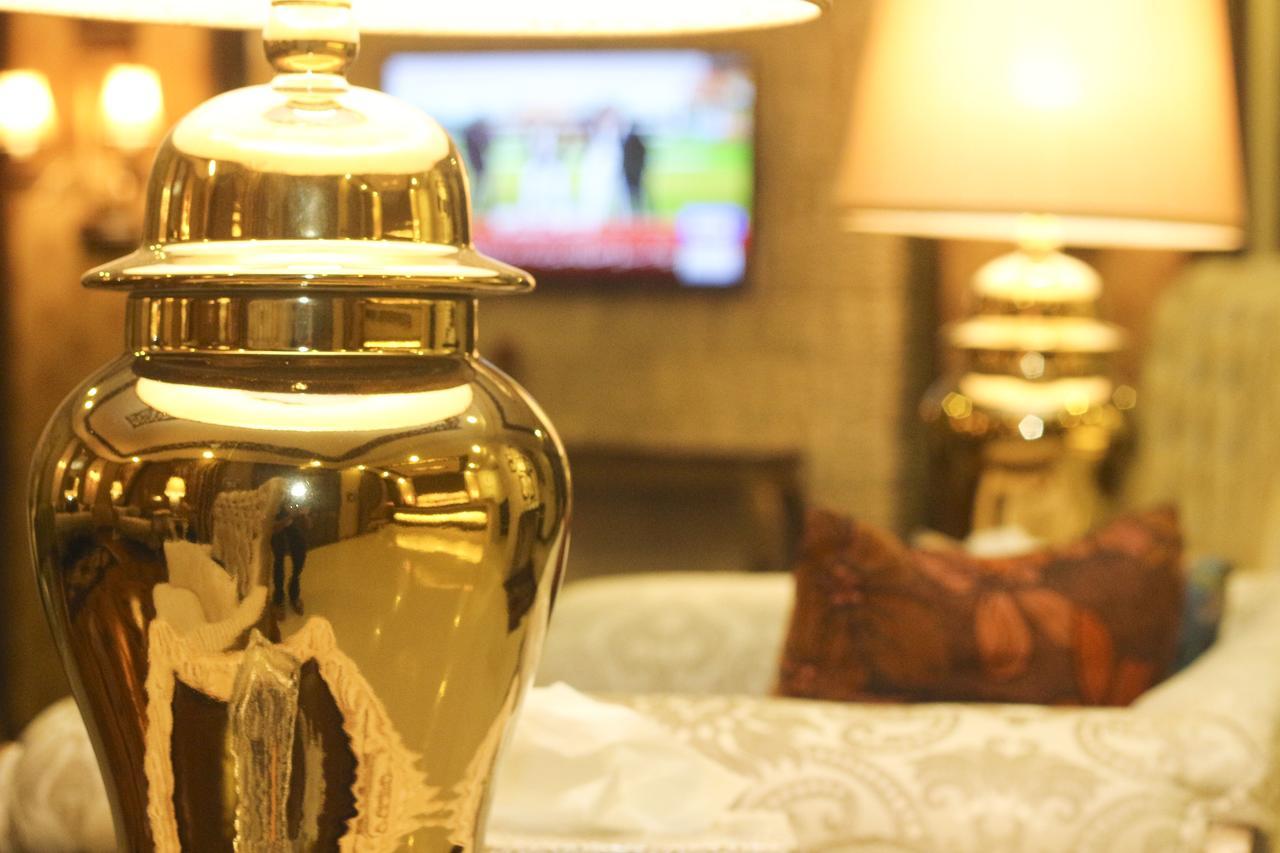 Shelton's Rezidor Hotel Peshawar Buitenkant foto