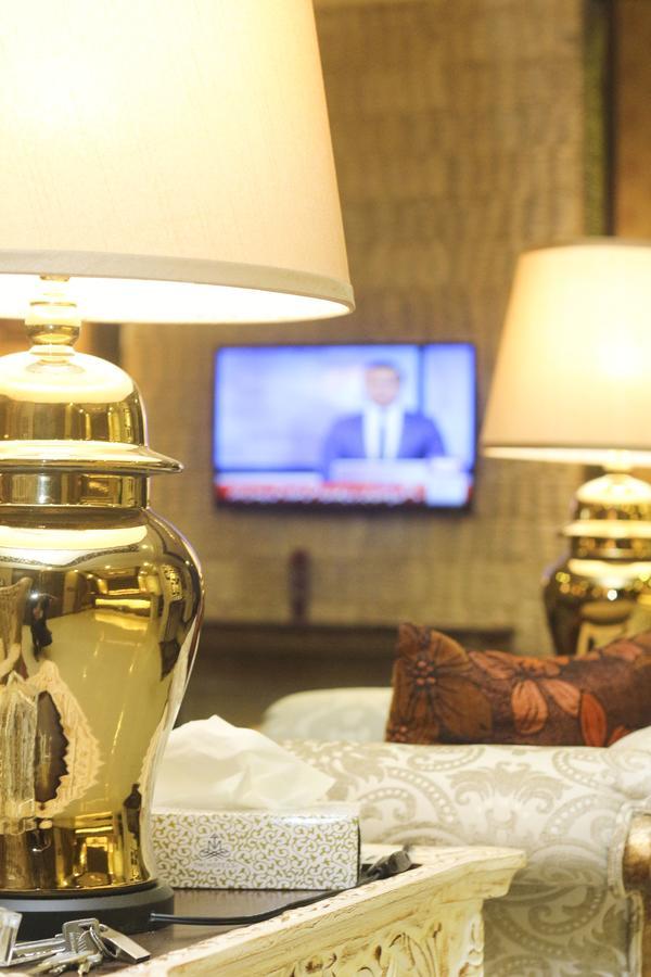 Shelton's Rezidor Hotel Peshawar Buitenkant foto
